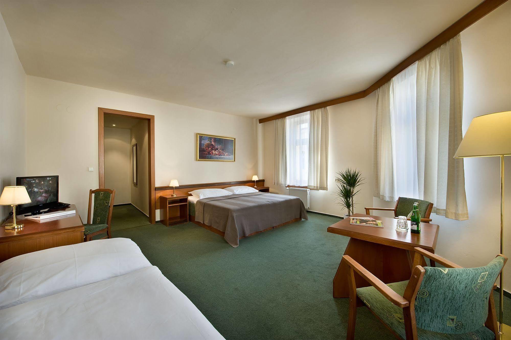Three Crowns Hotel Praga Zewnętrze zdjęcie