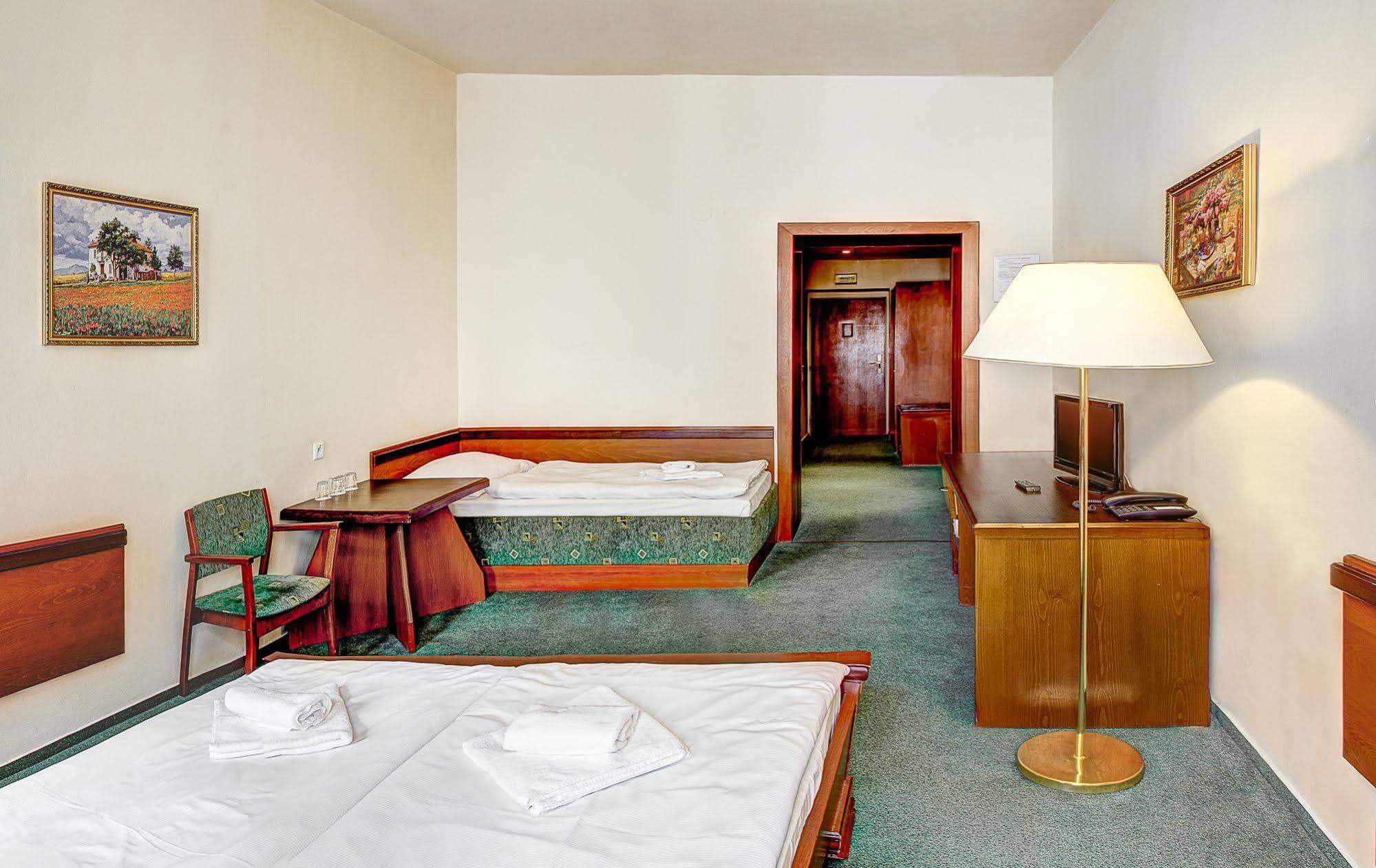 Three Crowns Hotel Praga Zewnętrze zdjęcie